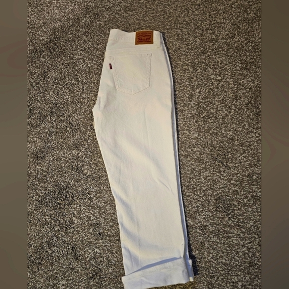 Levi's Women's Capri Jeans sz 28 NWOT - Picture 2 of 5